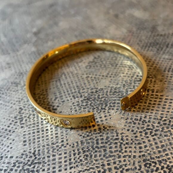 Designer inspired stainless steel bracelet with 14k plating & cubic zirconia - Picture 4 of 8